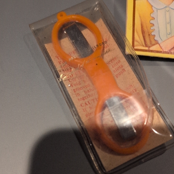 Vintage Sewing Kit Collection - Picture 2 of 8